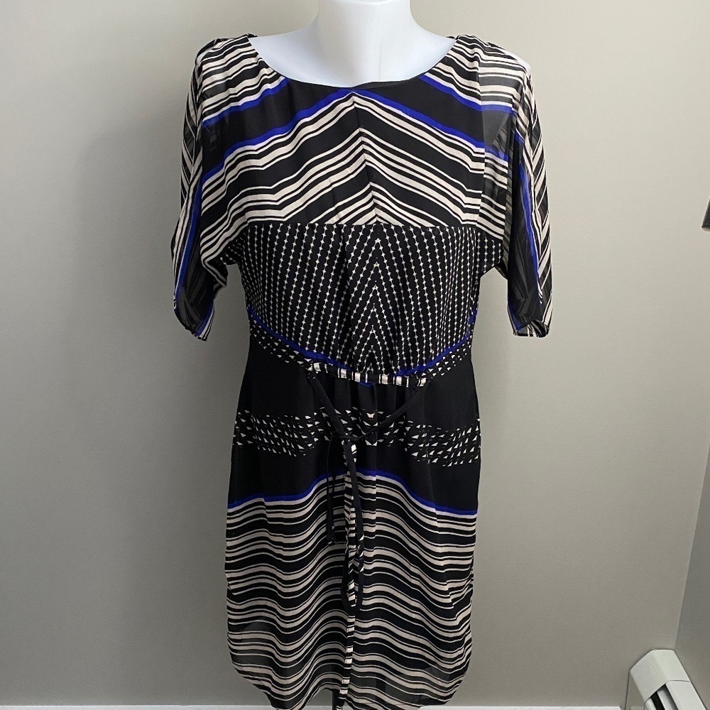 Le Chateau Gray/Black Lined Open Shoulder Midi Dress with Waist‎ Tie Size Small
